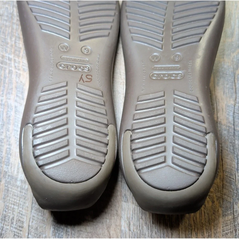Crocs Serena Sexi Espresso Brown T-strap Thong Sandals Women's Size 9 Casual